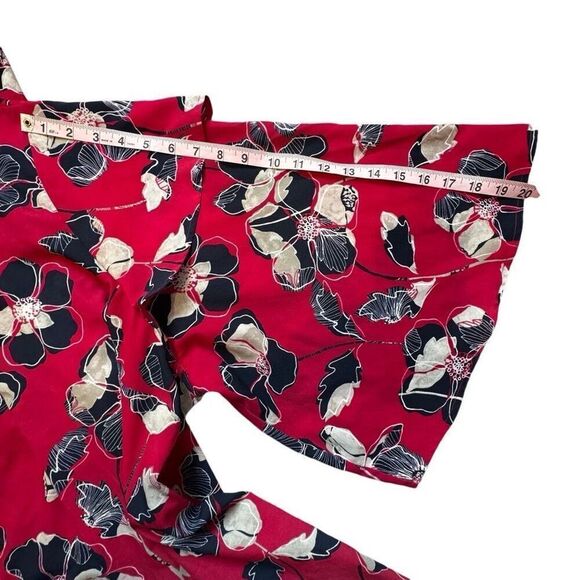Lane Bryant Floral Flounce Blouse Women’s 26/28 V-neck Red Navy - Picture 5 of 12